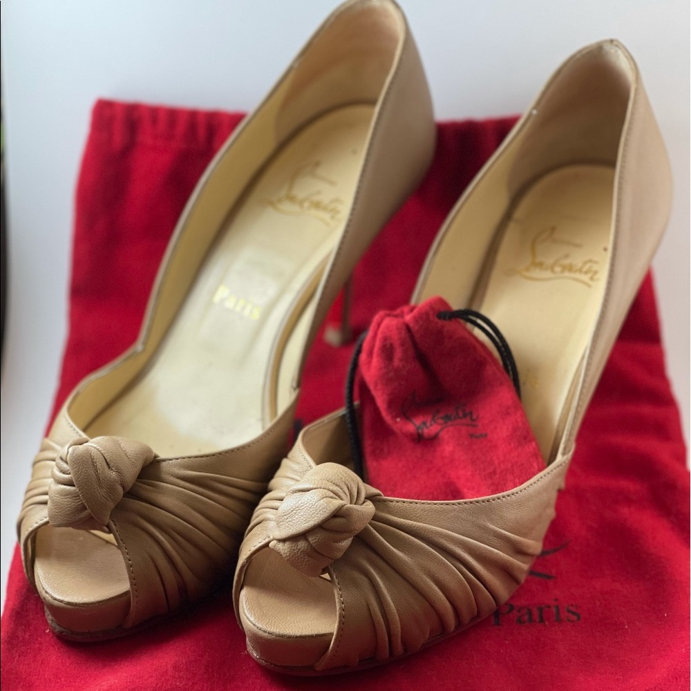 Authentic Christian Louboutin Tan Greissimo Pumps